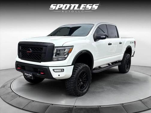 2022 Nissan Titan Platinum Reserve