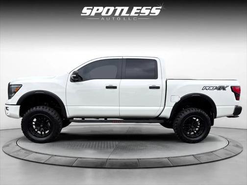 2022 Nissan Titan Platinum Reserve