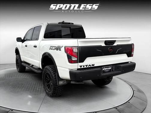 2022 Nissan Titan Platinum Reserve