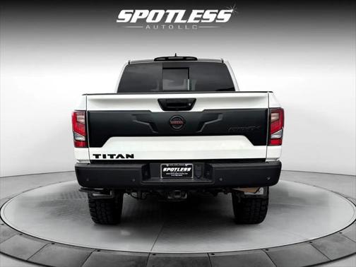 2022 Nissan Titan Platinum Reserve