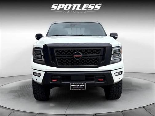 2022 Nissan Titan Platinum Reserve