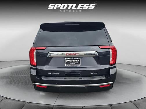 Titanium Rush Metallic 2023 GMC Yukon XL SLT