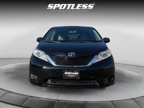 2015 Toyota Sienna LE