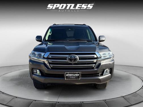 2019 Toyota Land Cruiser Base