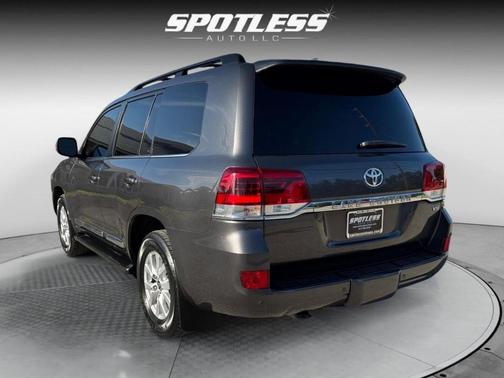 2019 Toyota Land Cruiser Base