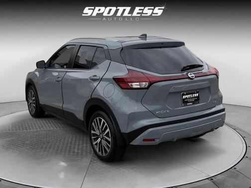 2021 Nissan Kicks SV