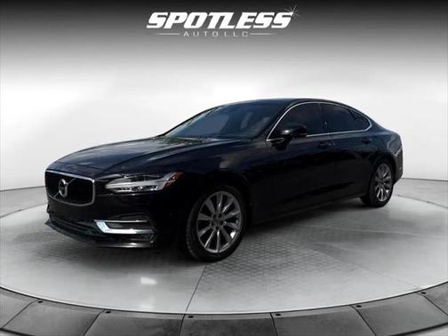 2017 Volvo S90 T6 Momentum
