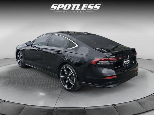 Crystal Black Pearl 2023 Honda Accord Hybrid Sport