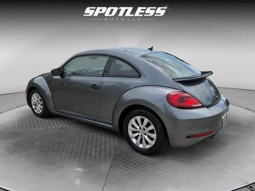 Platinum Gray Metallic 2018 Volkswagen Beetle 2.0T S