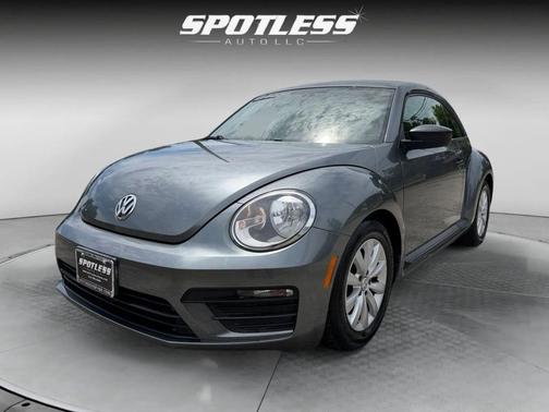 Platinum Gray Metallic 2018 Volkswagen Beetle 2.0T S