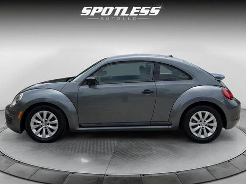 Platinum Gray Metallic 2018 Volkswagen Beetle 2.0T S