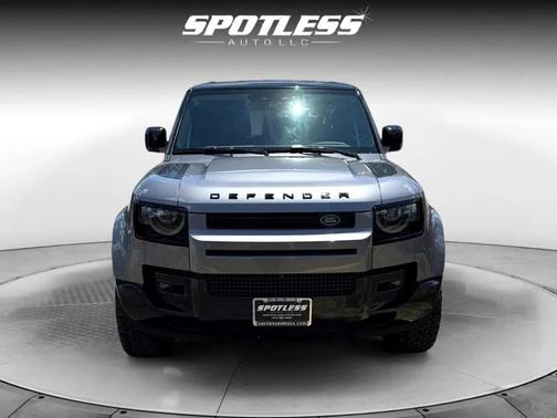 2024 Land Rover Defender 130 P400 X-Dynamic SE