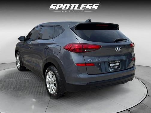2021 Hyundai TUCSON SE