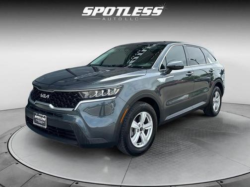 Gravity Grey 2022 Kia Sorento LX