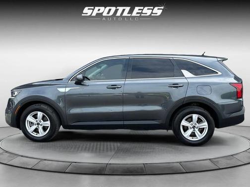 Gravity Grey 2022 Kia Sorento LX
