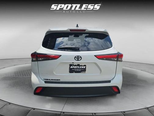 Wind Chill Pearl 2023 Toyota Highlander L