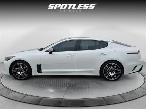 2022 Kia Stinger GT1