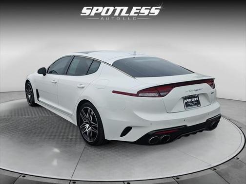 2022 Kia Stinger GT1