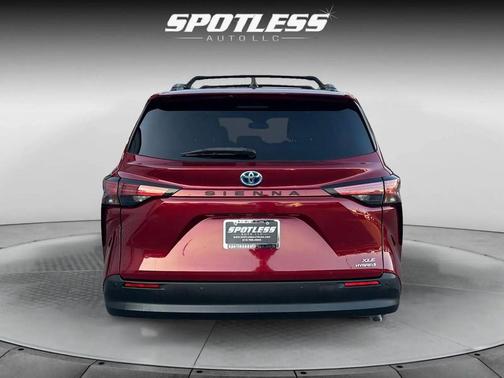 Ruby Flare Pearl 2022 Toyota Sienna XLE