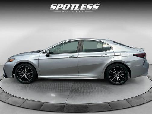 Celestial Silver Metallic 2021 Toyota Camry SE