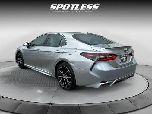 Celestial Silver Metallic 2021 Toyota Camry SE