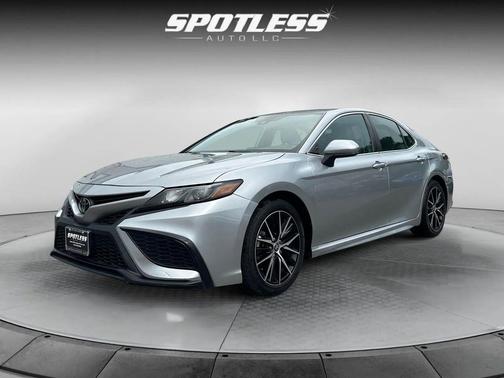 Celestial Silver Metallic 2021 Toyota Camry SE
