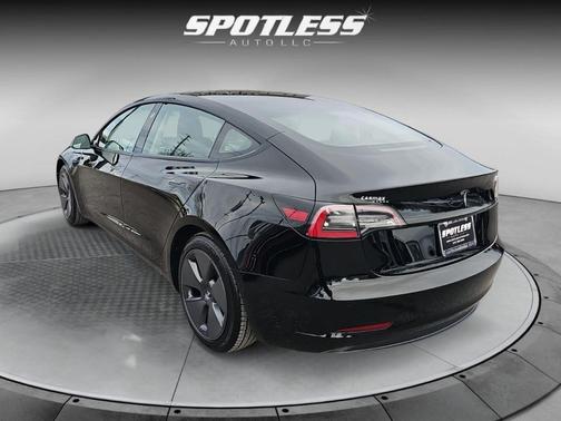 2022 Tesla Model 3 Standard Range Plus