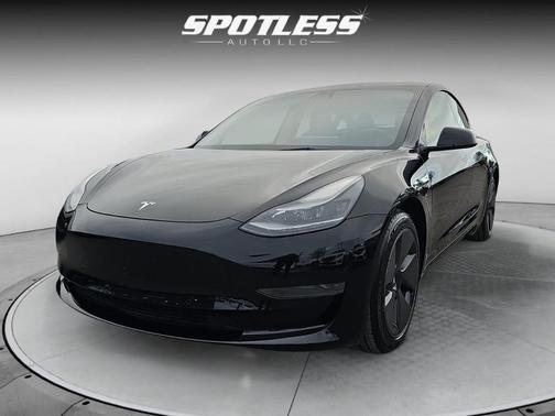 2022 Tesla Model 3 Standard Range Plus