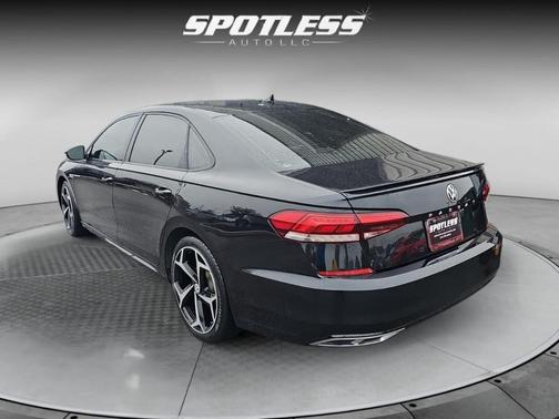 2020 Volkswagen Passat 2.0T R-Line
