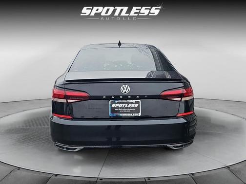 2020 Volkswagen Passat 2.0T R-Line