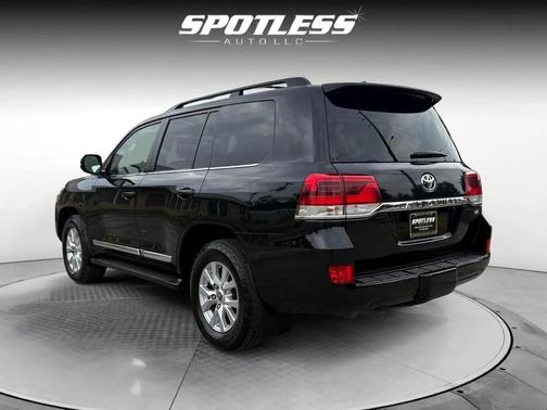 2018 Toyota Land Cruiser Base