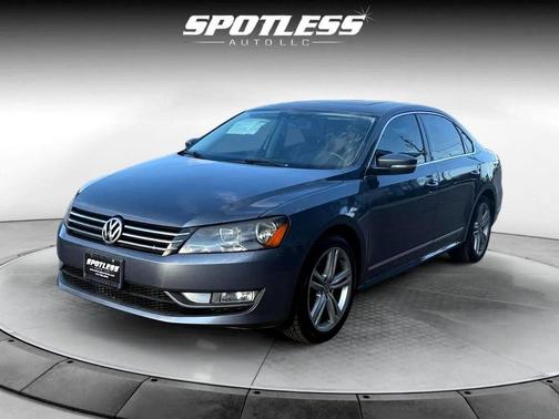 2015 Volkswagen Passat 1.8T Auto SE w/Sunroof & Nav