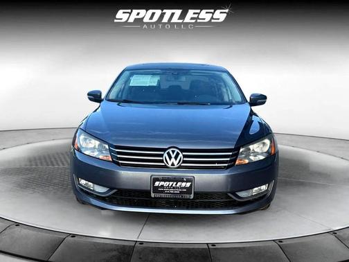 2015 Volkswagen Passat 1.8T Auto SE w/Sunroof & Nav