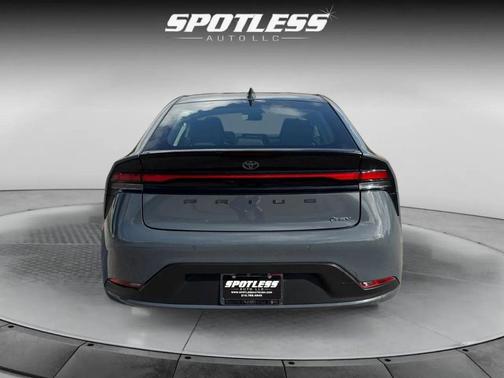 2023 Toyota Prius LE