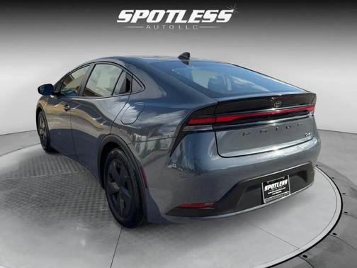 2023 Toyota Prius LE