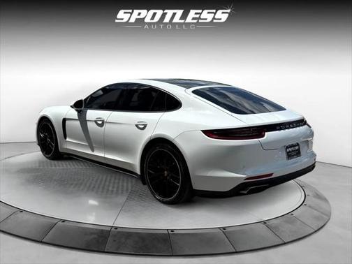2019 Porsche Panamera Base