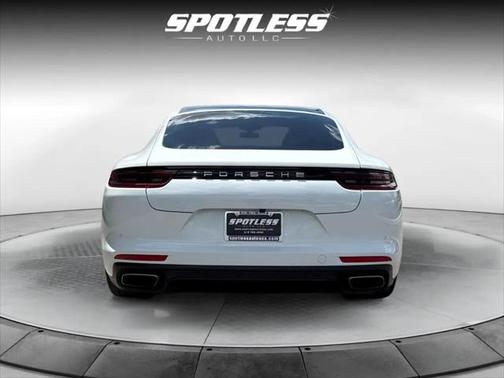 2019 Porsche Panamera Base
