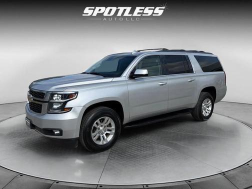 Silver Ice Metallic 2019 Chevrolet Suburban LT