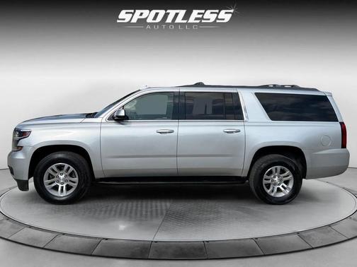 Silver Ice Metallic 2019 Chevrolet Suburban LT