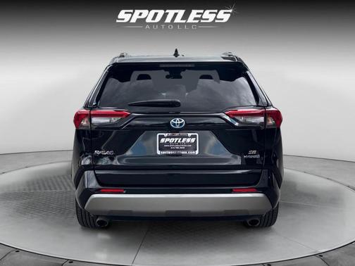 2022 Toyota RAV4 Hybrid SE