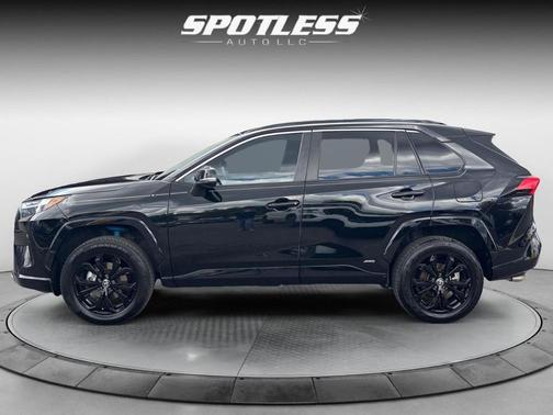 2022 Toyota RAV4 Hybrid SE