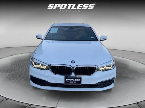 2019 BMW 530 530i