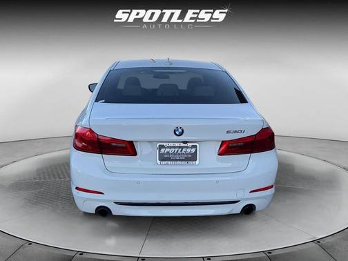 2019 BMW 530 530i