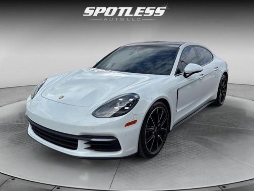 2018 Porsche Panamera 4