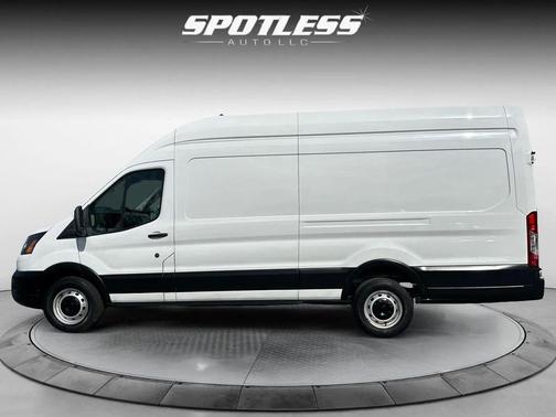 Oxford White 2022 Ford Transit-250 Base