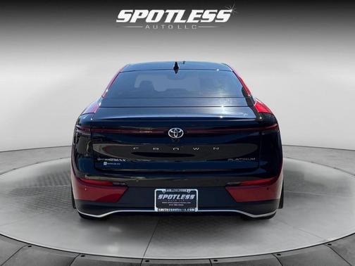 2024 Toyota Crown Platinum