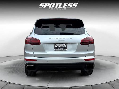 2016 Porsche Cayenne Base