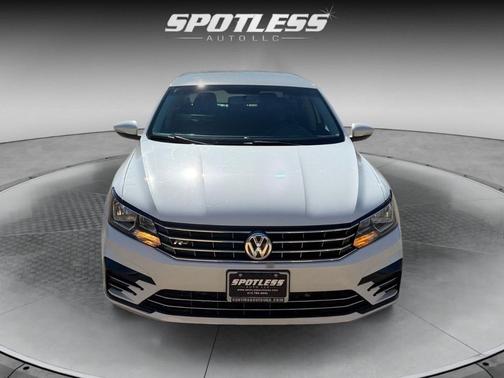 2018 Volkswagen Passat 2.0T R-Line