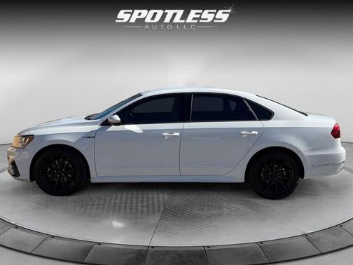 2018 Volkswagen Passat 2.0T R-Line