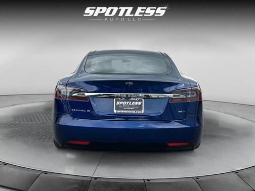 Deep Blue Metallic 2017 Tesla Model S
